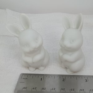 Vintage 1978 Hallmark Bisque Bunny Figures — Made in Japan