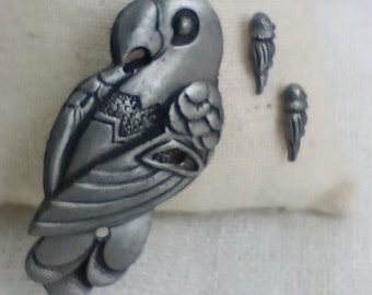 Torino Pewter Parrot Brooch and Stud Earrings in Jewelry Box — Vintage Bird Lover Gift for Her