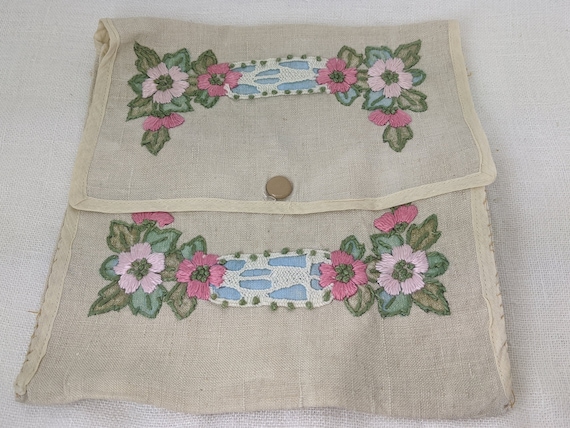 Vintage Embroidered Lingerie or Hanky Keeper - image 2