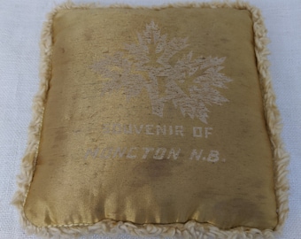 Vintage Moncton NB Souvenir Pincushion: Canadian Cottagecore Decor