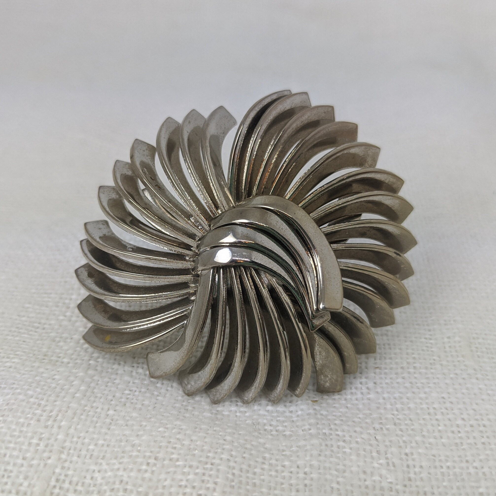 Broche Moderniste N.E. From En Argent Et Ambre - Danemark Circa 1950 - Pièce Signée