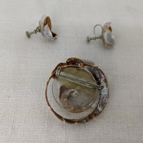 Vintage 1950s-60s Seashell Jewelry Set—Brooch & E… - image 3