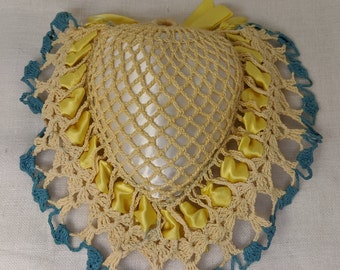 Vintage 1940s Crochet Heart Pincuhion with Yellow Pinapple Ribbon Work — Mothers Day Gift for Sewers, Gift for Her