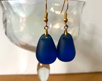 Llamativo Vintage Art-Deco (c. 1930-40s) Pendientes de cuentas de lágrima de vidrio azul regalo para ella