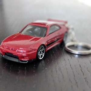 Nissan Skyline GT-R (BCNR33) red car keychain gift