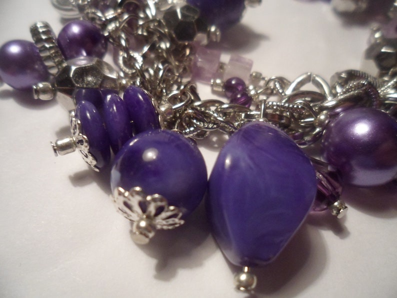 VINTAGE UNWORN AMETHYST Purple Faux Charoite Crystal Boho Bracelet Cuff Bead Silver Necklace Versace Style Charm Pearl Glass Lucite Fun Rare