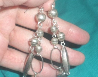 Excellent VINTAGE NAVAJO PEARL Pearls Bead Earrings Hoop Dance 925 Sterling Silver Native American Dangle Drop Stamped Floral Melon Beads