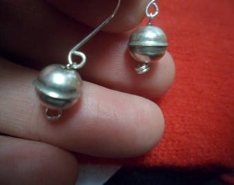 VINTAGE NAVAJO NATIVE American Little Bench Bead 925 Sterling Silver Earrings Dangle Drop Tribal Pearl Pearls Short Boho Southwest Handmade