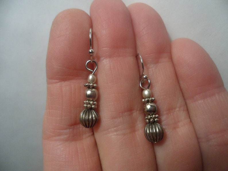 VINTAGE NAVAJO PEARLS Pearl Bench Old Fluted Bead Earrings 925 Sterling Silver Ewires Avable Native American Dangle Drop Boho Ooak Beads Fun