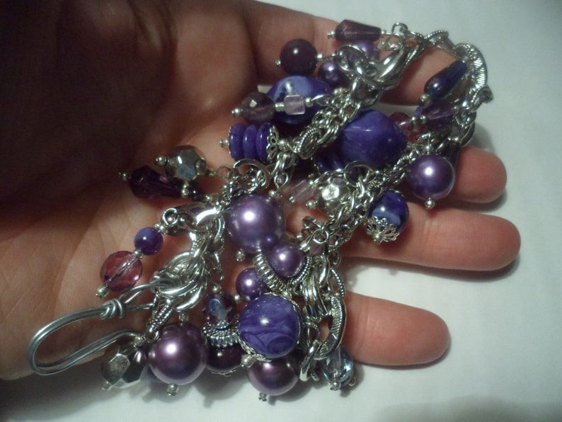 VINTAGE UNWORN AMETHYST Purple Faux Charoite Crystal Boho Bracelet Cuff Bead Silver Necklace Versace Style Charm Pearl Glass Lucite Fun Rare