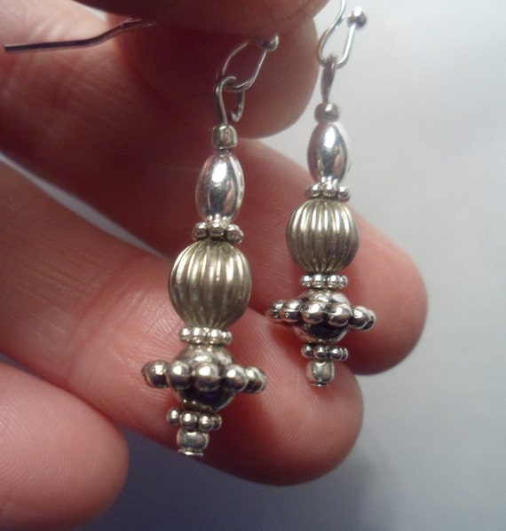 VINTAGE NAVAJO PEARLS Pearl Bench Old Nickle Bead Earrings 925 Etsy