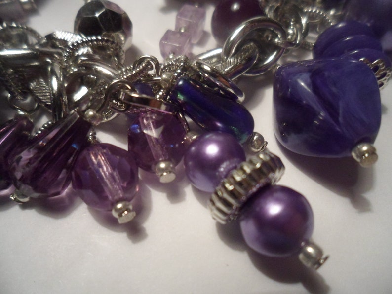 VINTAGE UNWORN AMETHYST Purple Faux Charoite Crystal Boho Bracelet Cuff Bead Silver Necklace Versace Style Charm Pearl Glass Lucite Fun Rare