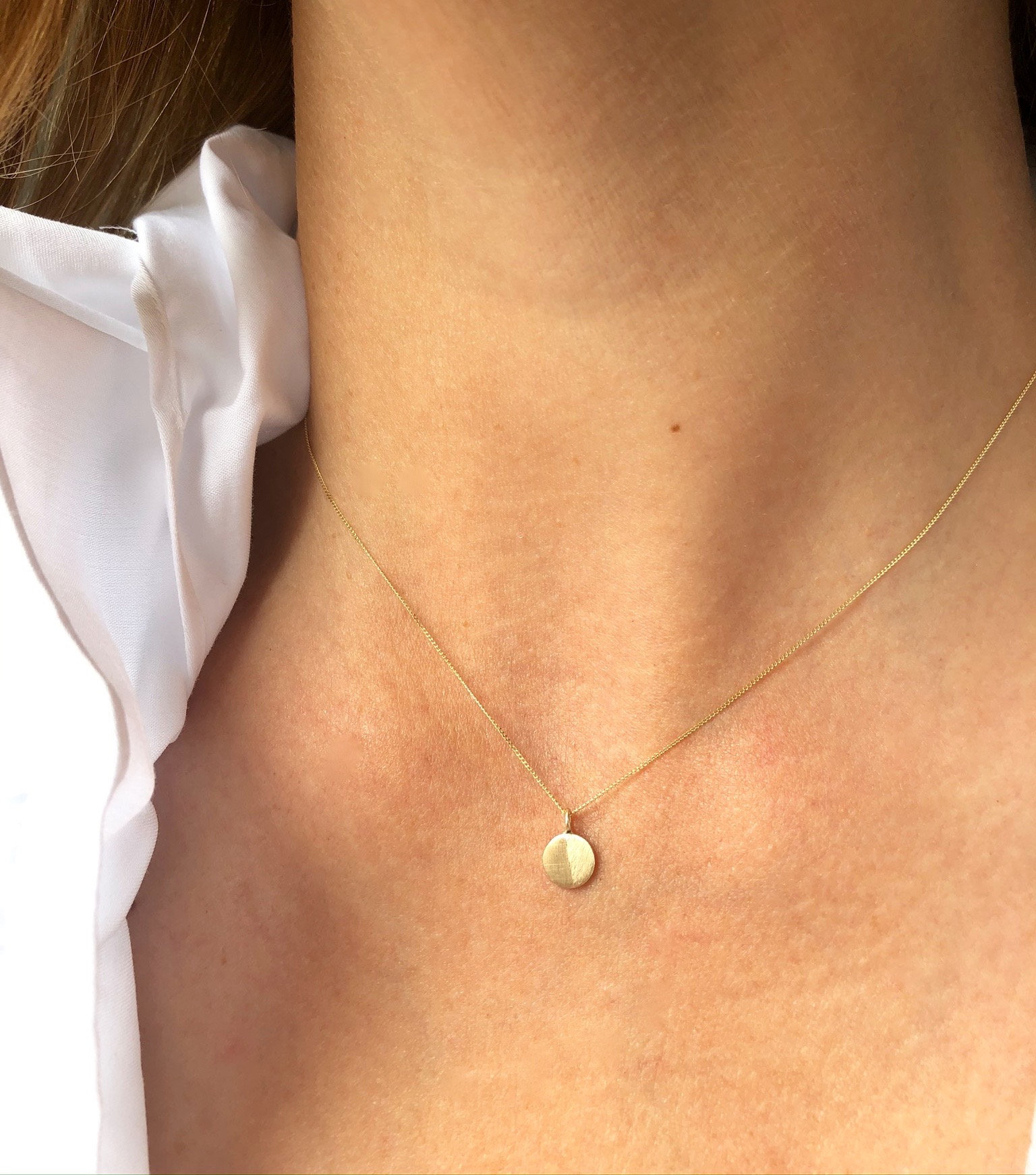 9ct gold disc pendant sale