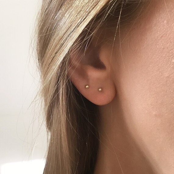 stil Ik wil niet Kers Tiny gold stud oorbellen Kleine massief gouden oorbel set - Etsy België