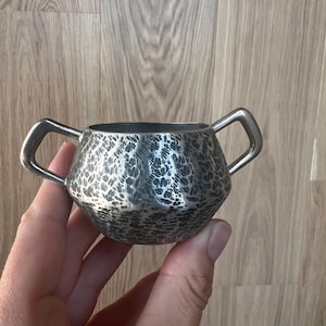 Vintage Pewter Sugar Bowl with Double Handles – Hand-Hammered Floral Pattern – Crown Marked – 36905-OX