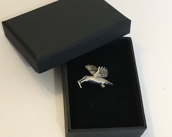 Kingfisher pin badge and gift box