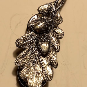Oak Leaf pin