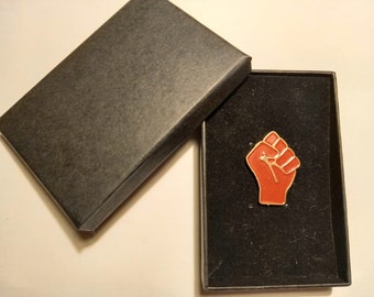 Solidarity pin badge and gift box