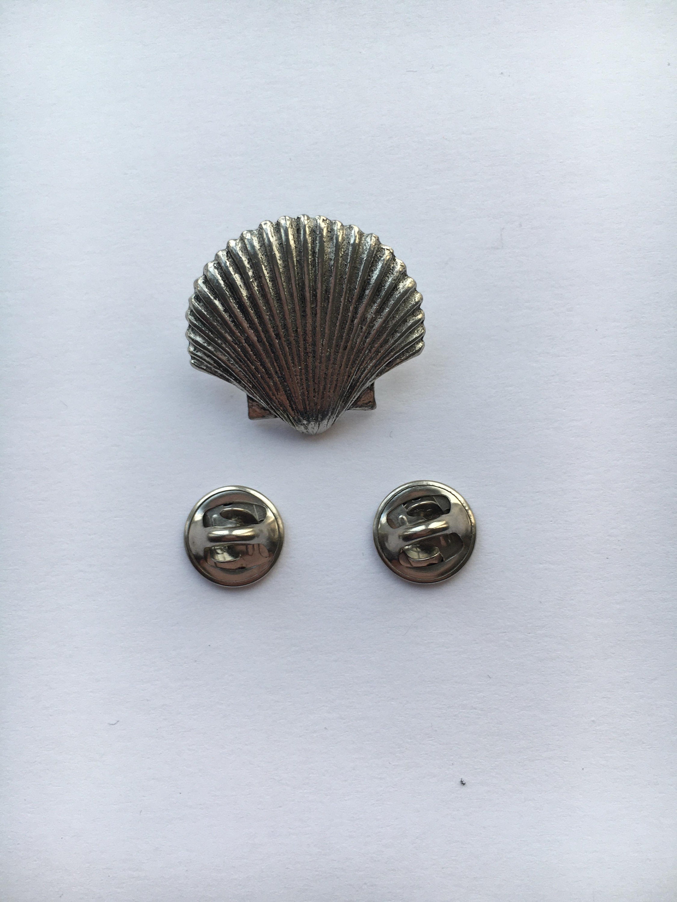 Scallop Shell Pin Badge & Gift Box - Etsy