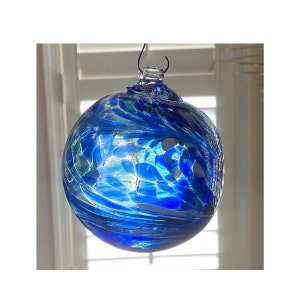 2 Sisters Artisan Glass 4&quot; Cobalt Blue & White Swirled Blown Glass Ornament