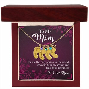 Colgante de piedra de nacimiento de pies de bebé personalizado para el día de la madre con tarjeta de mensaje / regalo listo para dar a mamá / múltiples pies para múltiples niños