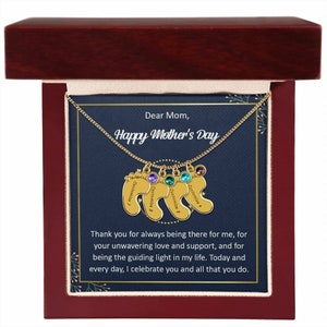Gepersonaliseerde babyvoetjes geboortestenen hanger voor Moederdag met berichtkaart | Cadeau klaar om mama te geven | Meerdere voeten voor meerdere kinderen