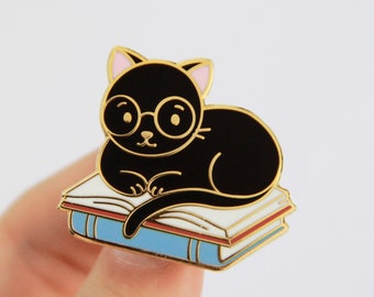 Emaille pin Black Cat & Books