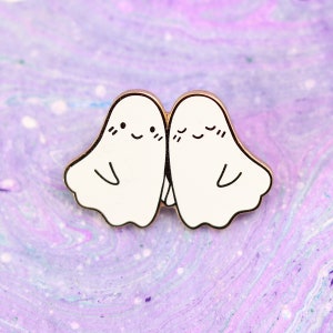 Glow in the Dark Ghosts Emaille Pin