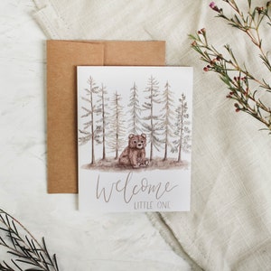 Cartão de boas-vindas do pequeno urso - cartão de bebê, cartão de bebê urso, cartão de bebê em aquarela, cartão em aquarela, anúncio de bebê, animal da floresta