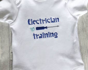 Electrician in training bodysuit, kids gift for expecting mom, handyman, handywoman, electrician dad gift, baby clothes, baby bodysuit