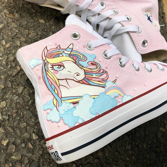 Bolle di sapone verniciato Converse, personalizzato dipinto a mano sapone bolle le scarpe, Sneakers personalizzate dipinte le bolle di sapone, opera Bolle di sapone verniciato Converse, personalizzato dipinto a mano sapone bolle le scarpe, Sneakers personalizzate dipinte le bolle di sapone, opera