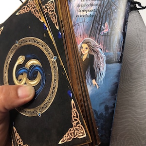 Cartas adivinatorias del oráculo, cartas calidad extra, CARTAS DE ADIVINACIÓN - ORACULO de cartas de Elsa Palmer. baraja de naipes originales. oráculo pintado a mano. Juegos de cartas mágicos. trading card games. Cartas exclusivas hechas a mano.