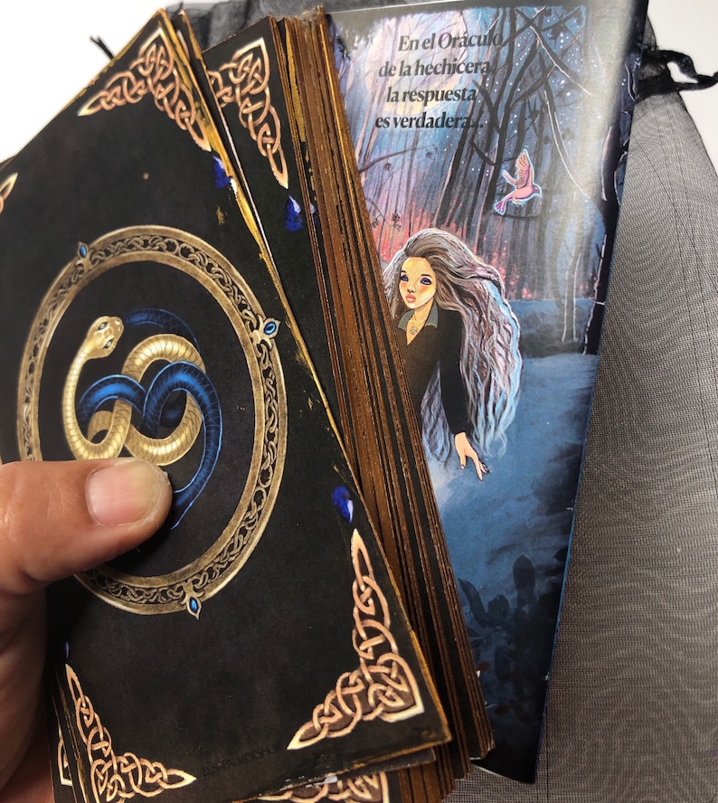 Cartas adivinatorias del oráculo, cartas calidad extra, CARTAS DE ADIVINACIÓN - ORACULO de cartas de Elsa Palmer. baraja de naipes originales. oráculo pintado a mano. Juegos de cartas mágicos. trading card games. Cartas exclusivas hechas a mano.