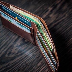 Cuero bifold Hombres cartera de cuero Slim bifold cartera personalizada monedero monograma cartera tarjeta de crédito cartera Slim bifold cartera de regalo