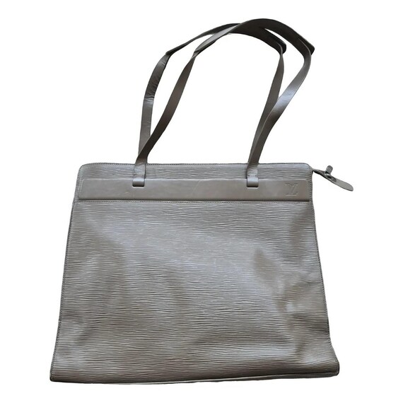 Vintage 2000, LOUIS VUITTON* sac en cuir épi beige, modèle Croisette, accessoire femme luxe, maroquinerie, sac femme été, France, Paris