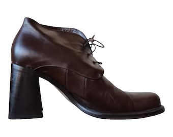 Vintage 1990s, brown leather ankle boots, 39, comfortable pumps, women shoes, high heel shoes, made in Italy, Paris, France