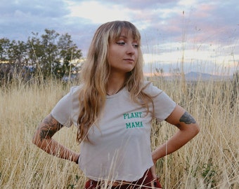 Plant Mama - cropped tee