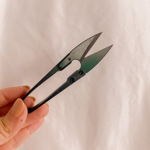 Mattschwarze Fadennipse | Stickschere
