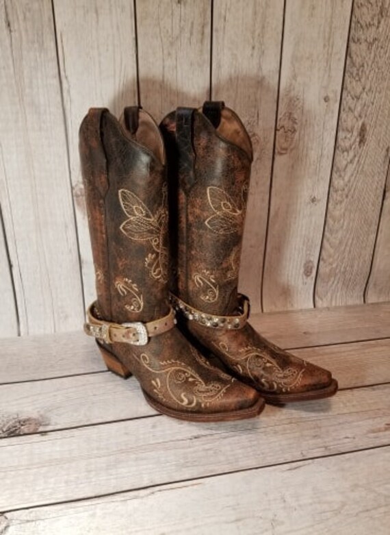 circle g women's dragonfly embroidered western boots