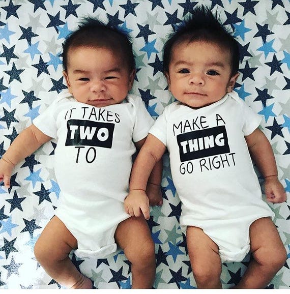 Twin Bodys Es Dauert Zwei Eine Sache Die Rechts Zwillinge Etsy