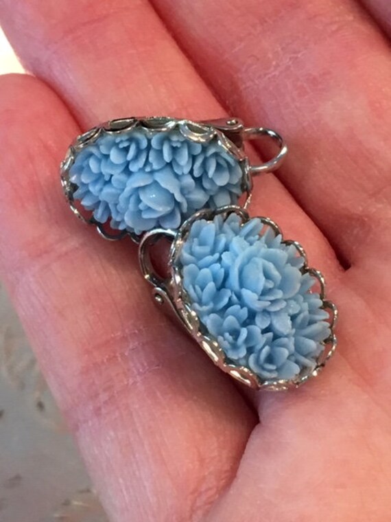 Vintage 1960's carved blue rose earrings clip ons - image 3