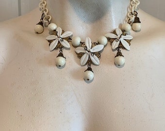 Vintage 1940's cream celluloid floral chain necklace