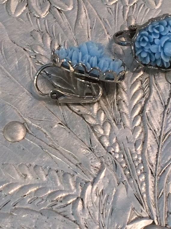 Vintage 1960's carved blue rose earrings clip ons - image 2
