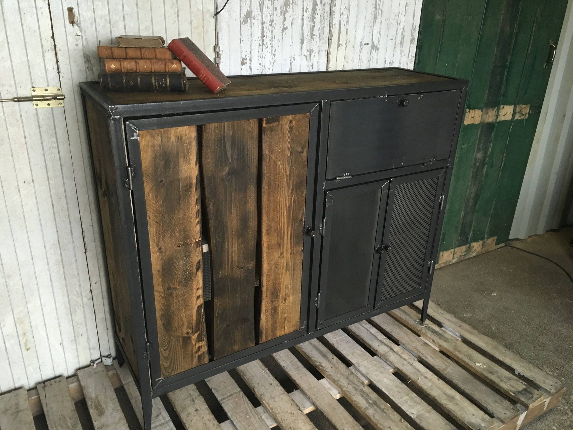 Meuble Buffet en Acier et Bois