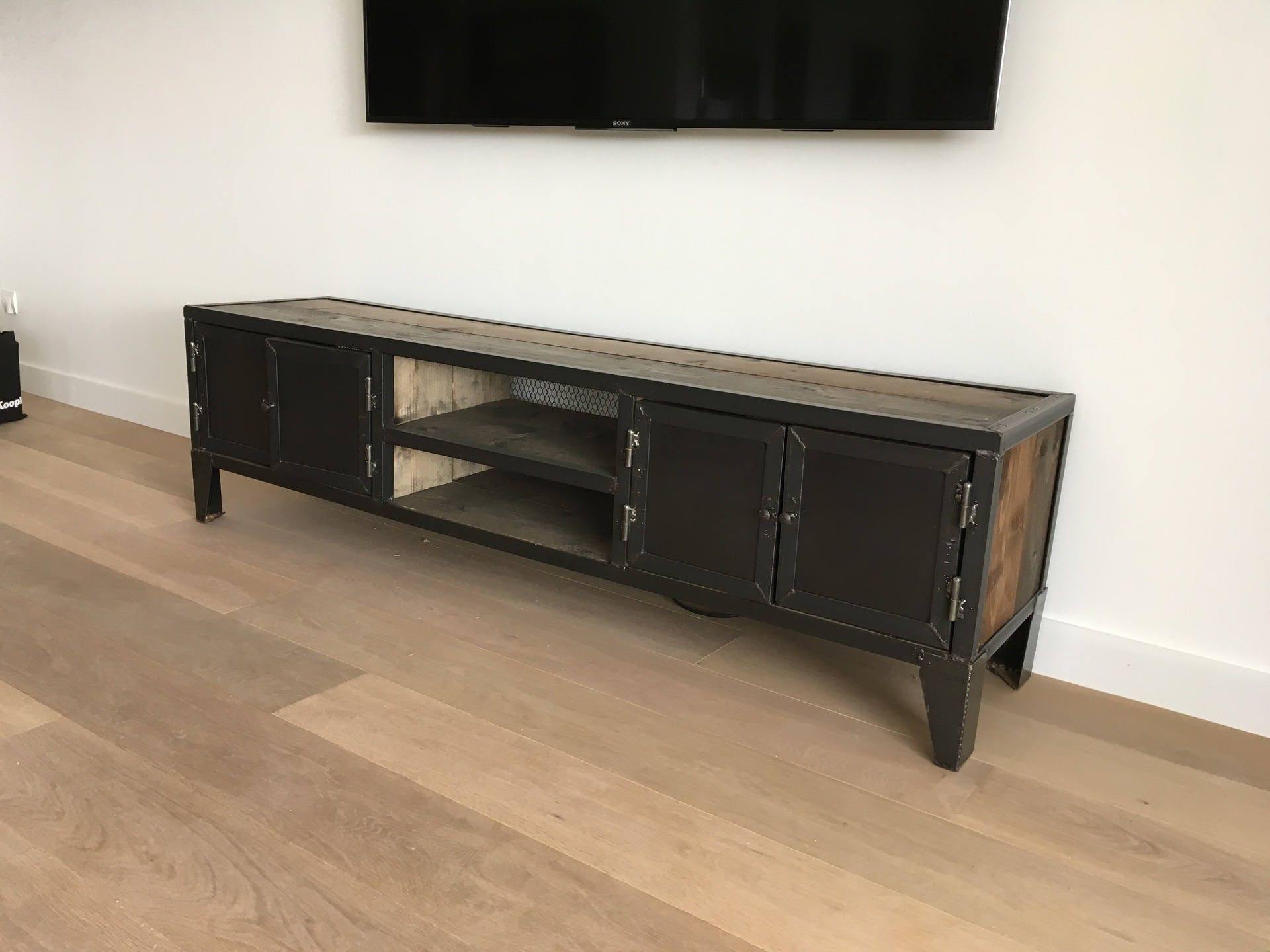 Meuble de Style Industriel