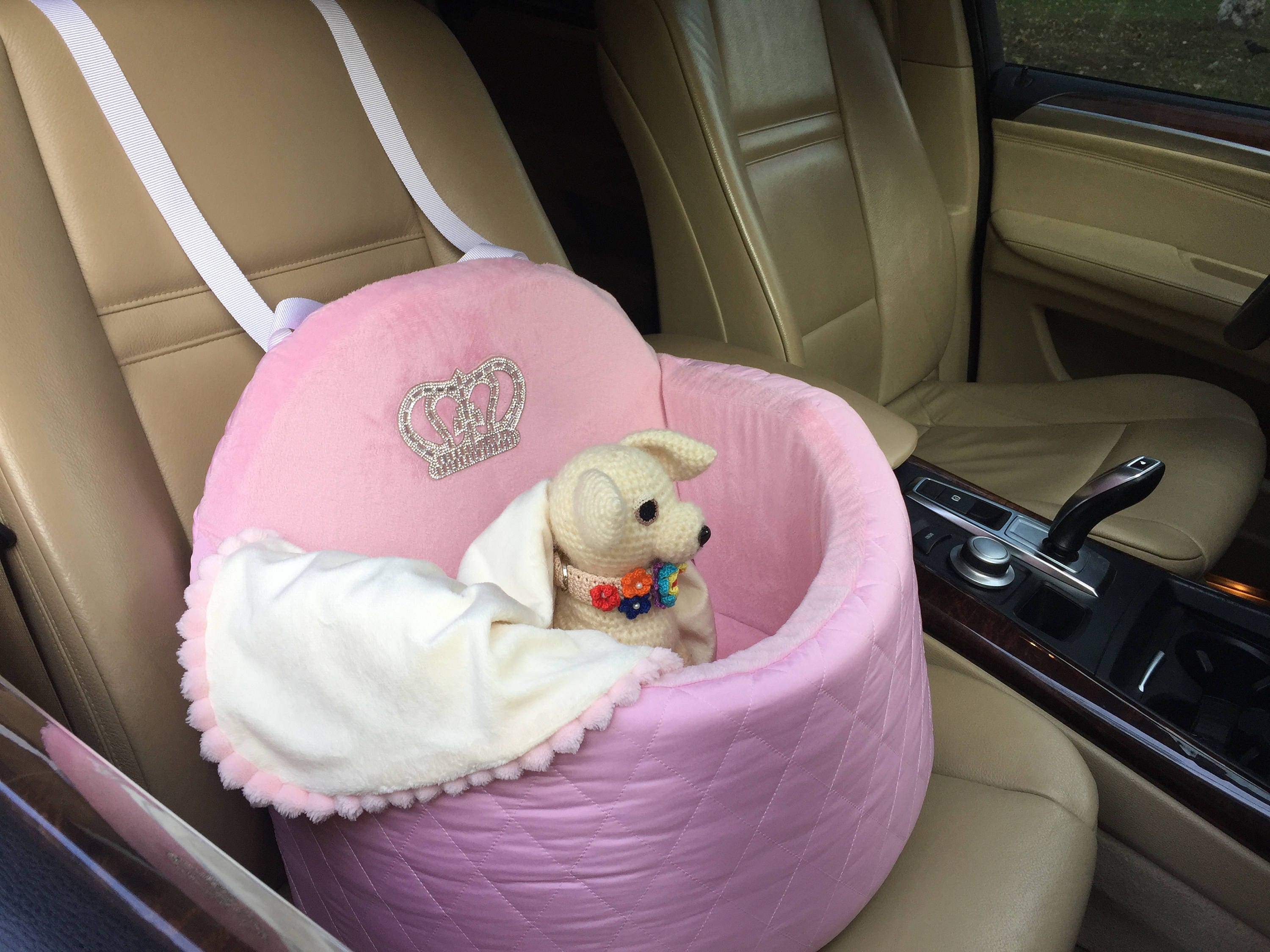 Car seat for dogs made of