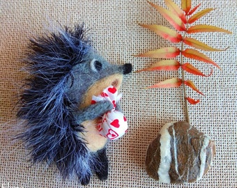 Hedgehog brooch, Needle felted animal brooch, Cute miniature Hedgehog pin gift, Autumn gift for mom