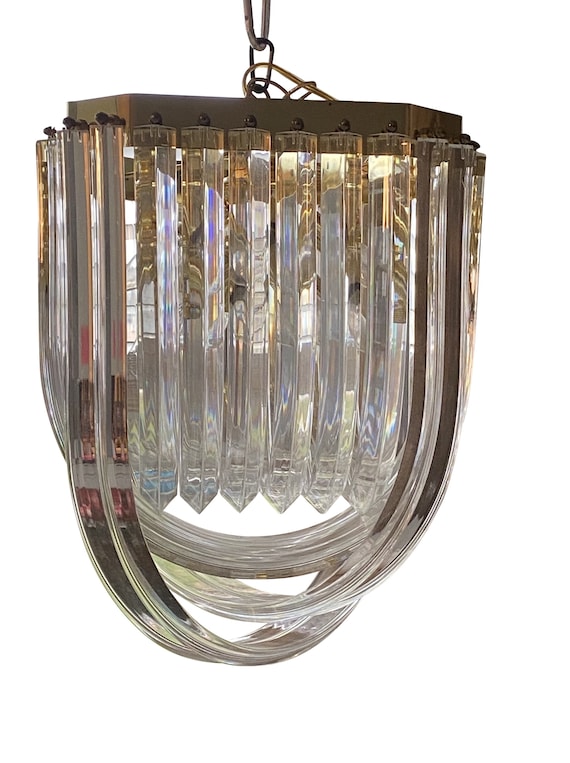Hollywood Regency Lucite Ribbon Chandelier / Vintage Lucite Hollywood Regency Lucite Ribbon Chandelier / Vintage Lucite