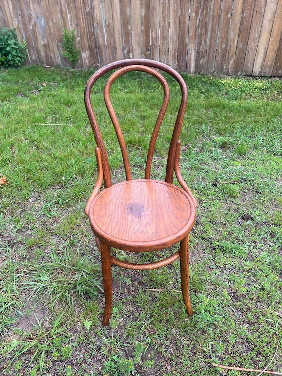 Vintage Bentwood Thonet-style Chair – Classic Café Bistro Charm