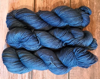 Ocean - hand dyed yarn - sock yarn - fingering yarn - superwash merino nylon